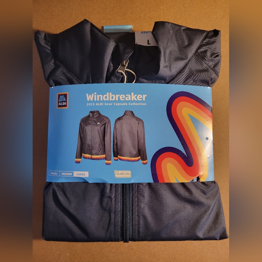 Aldi 2023 Gear Capsule Collection Women's Large Windbreaker